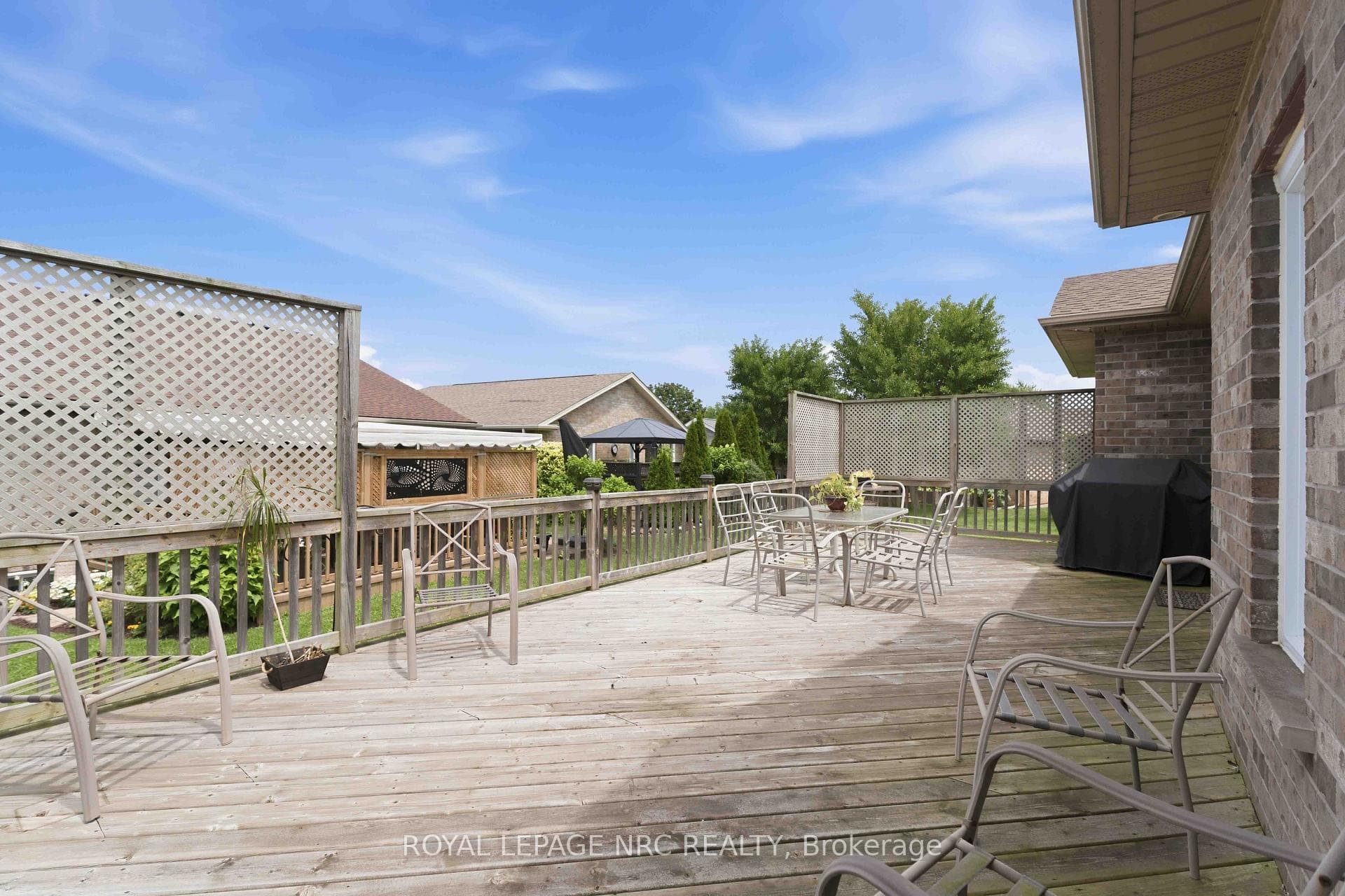 Deck has Gas Line and Barbeque