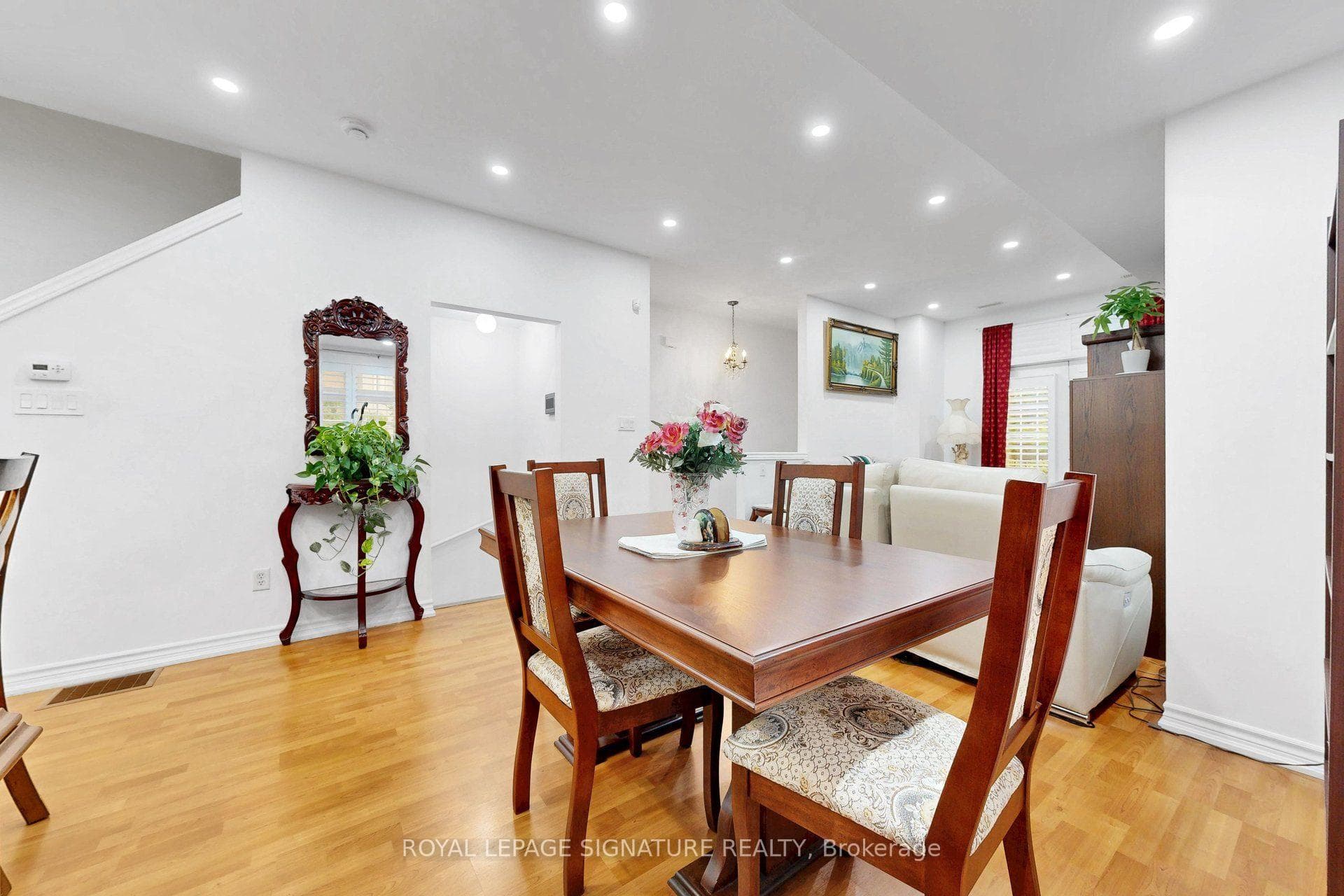 51 Piggott Mews photo 16