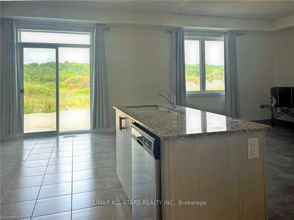 14 Hillcroft Way photo 3