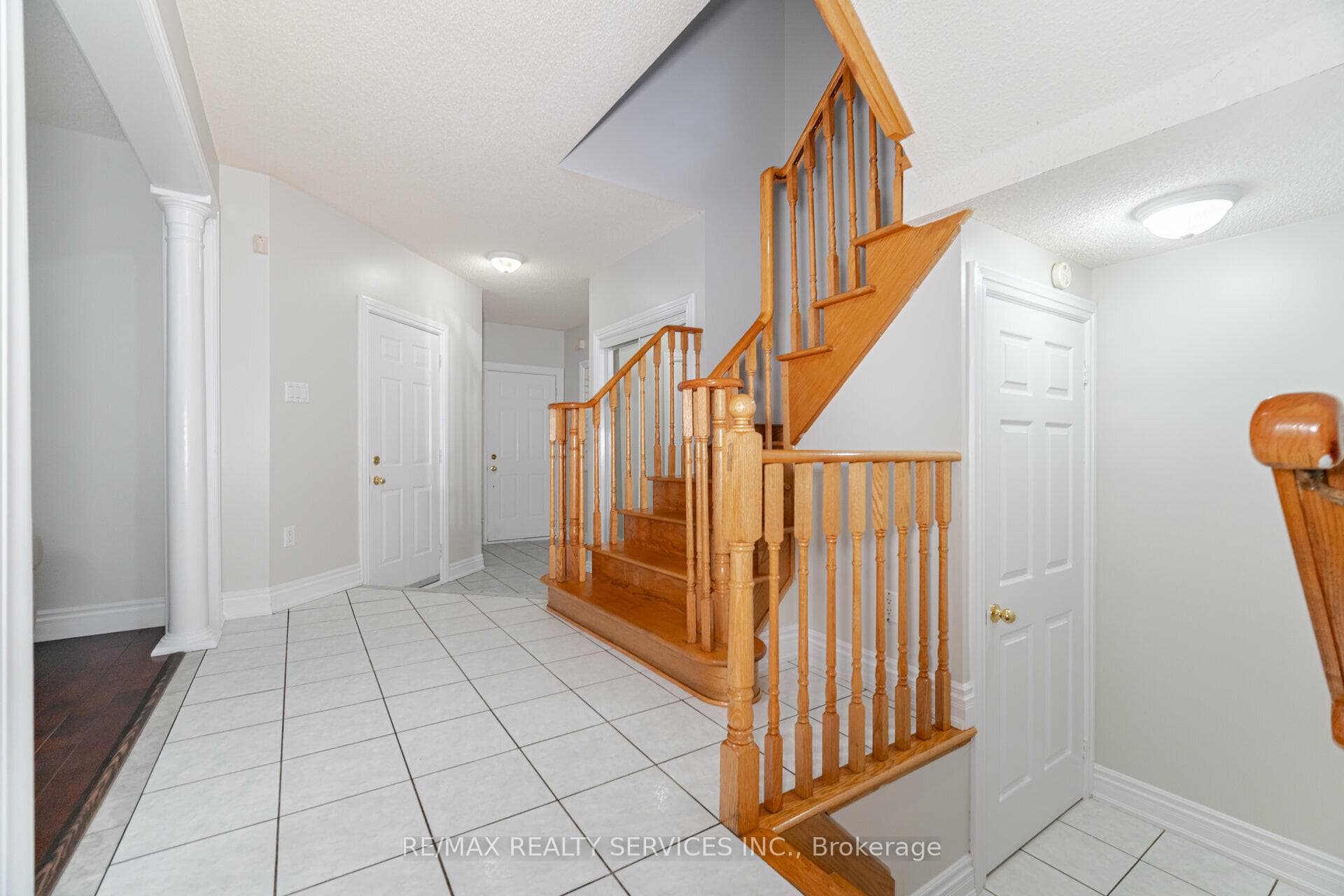31 Olympia Crescent photo 18