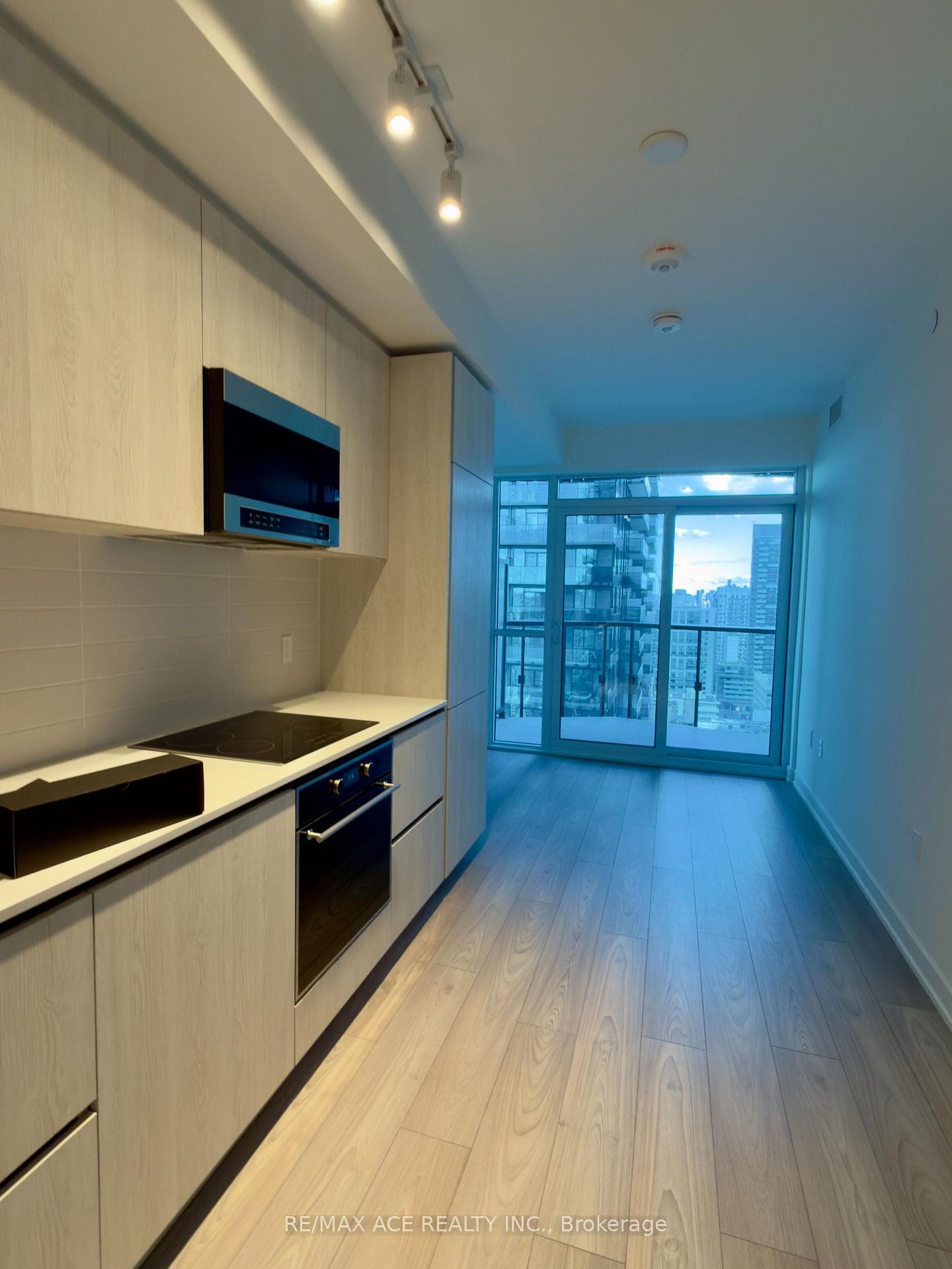 110 Broadway Avenue Unit 2213 photo 7