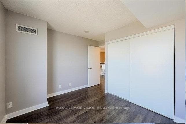 36 Lee Centre Drive Unit 2901 photo 10