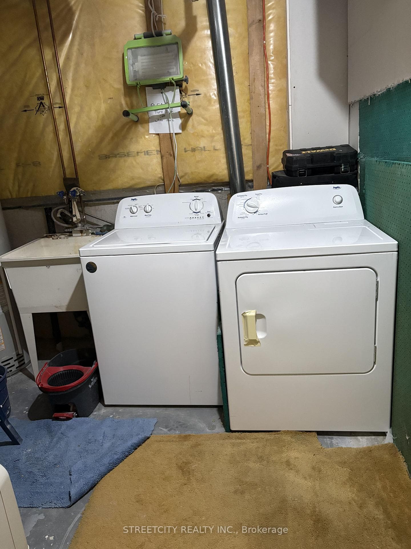 890 MARIGOLD Street Unit Lower photo 18