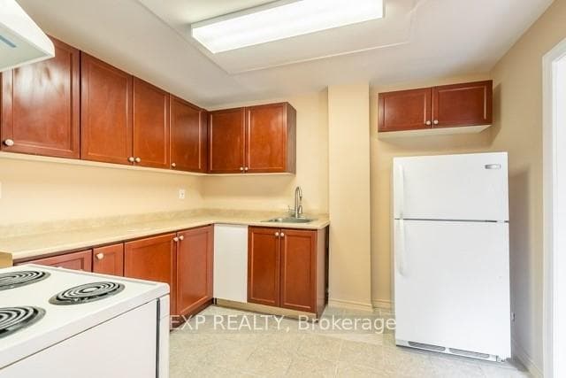 99 Sanford Avenue photo 13