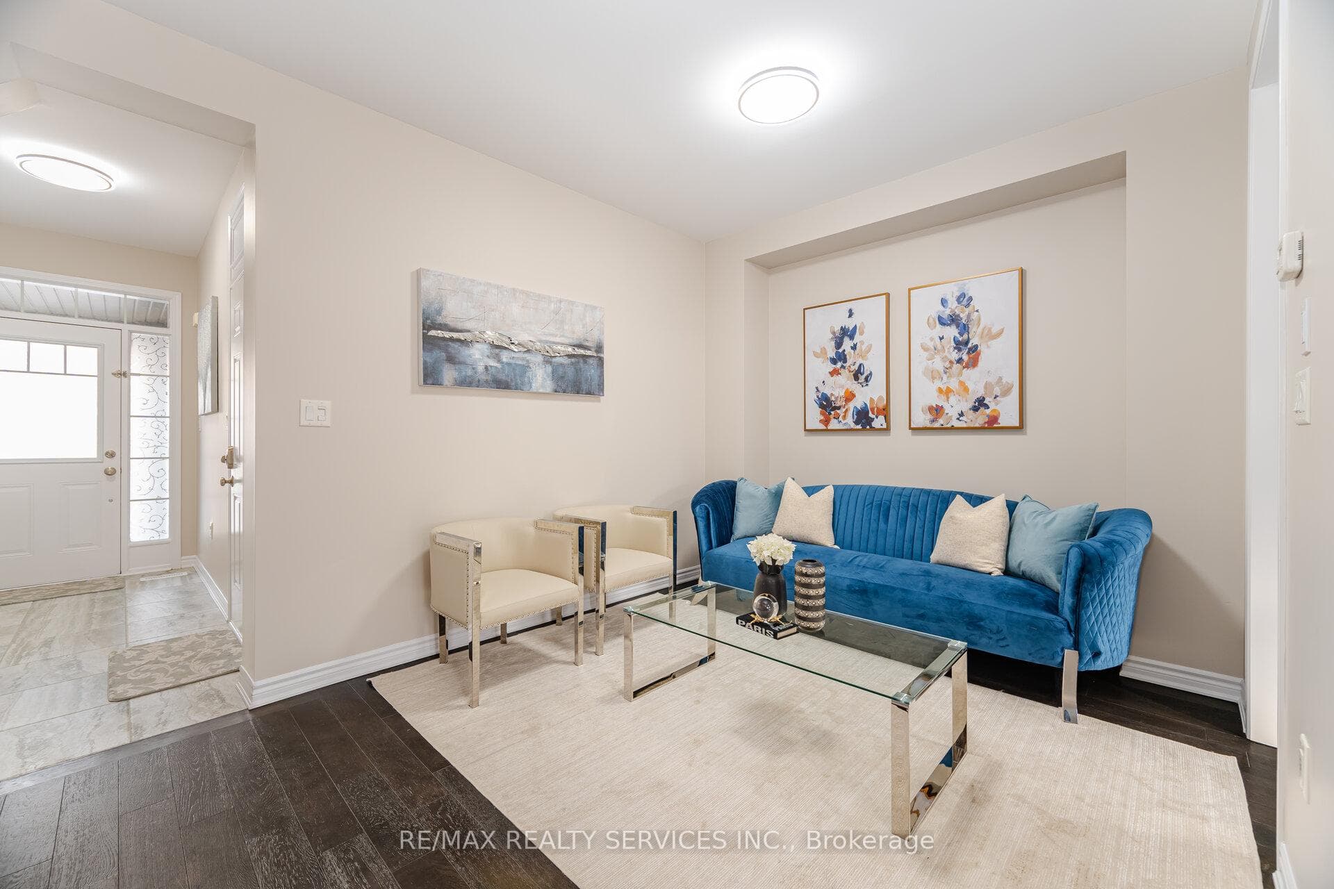 74 Phyllis Drive photo 8