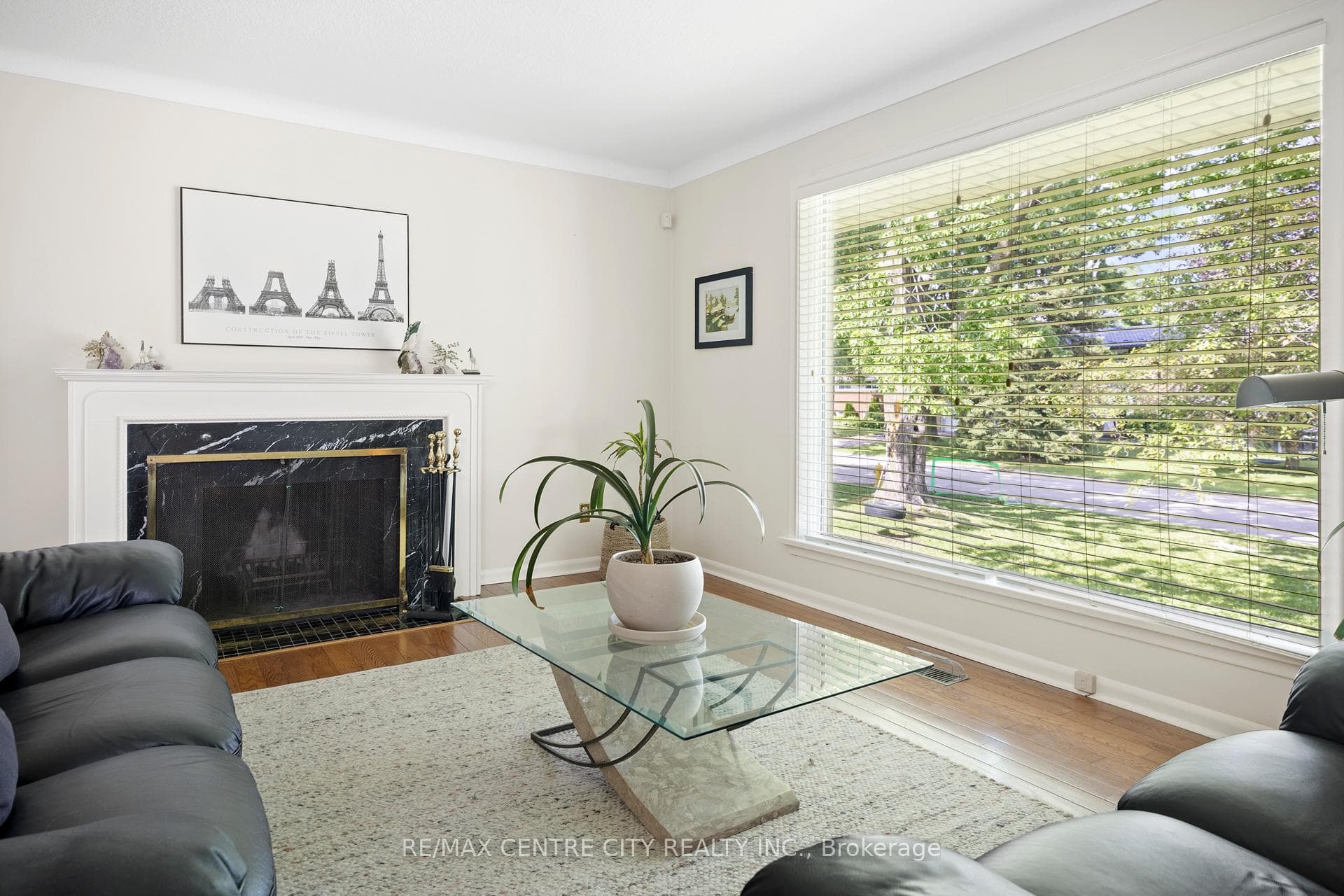 46 Brentwood Crescent photo 6