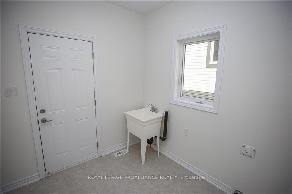95 ADLEY Drive photo 21