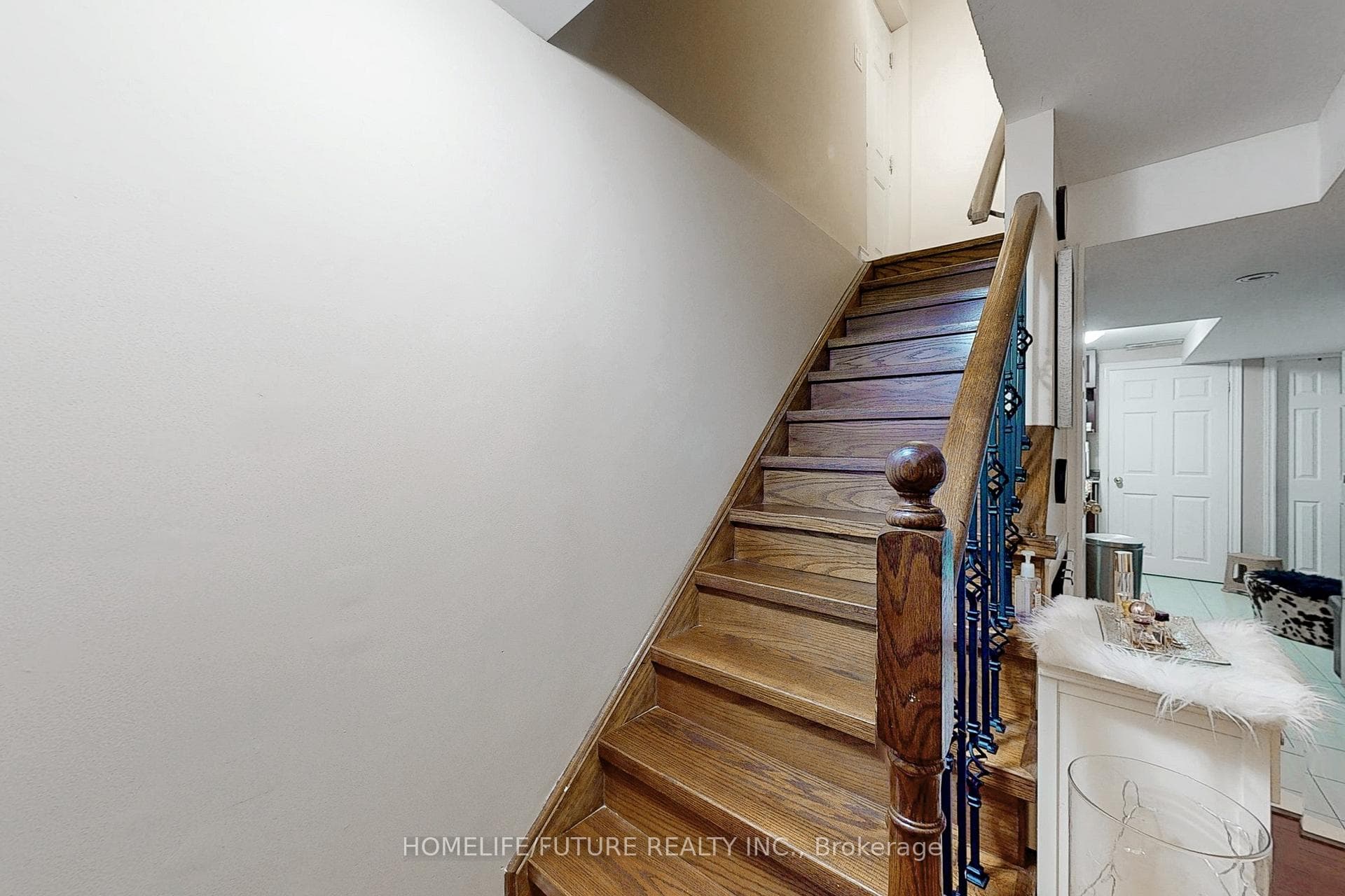 102 Stather Crescent photo 32