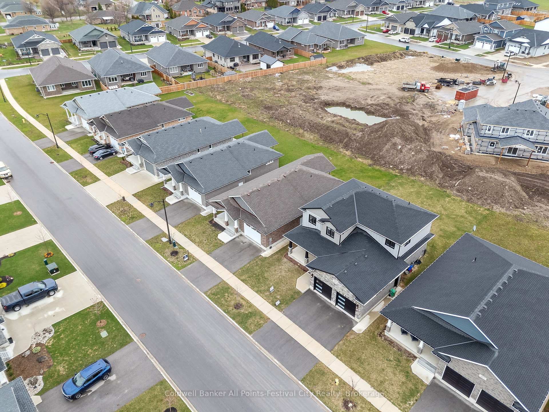 463 Warren Street photo 45
