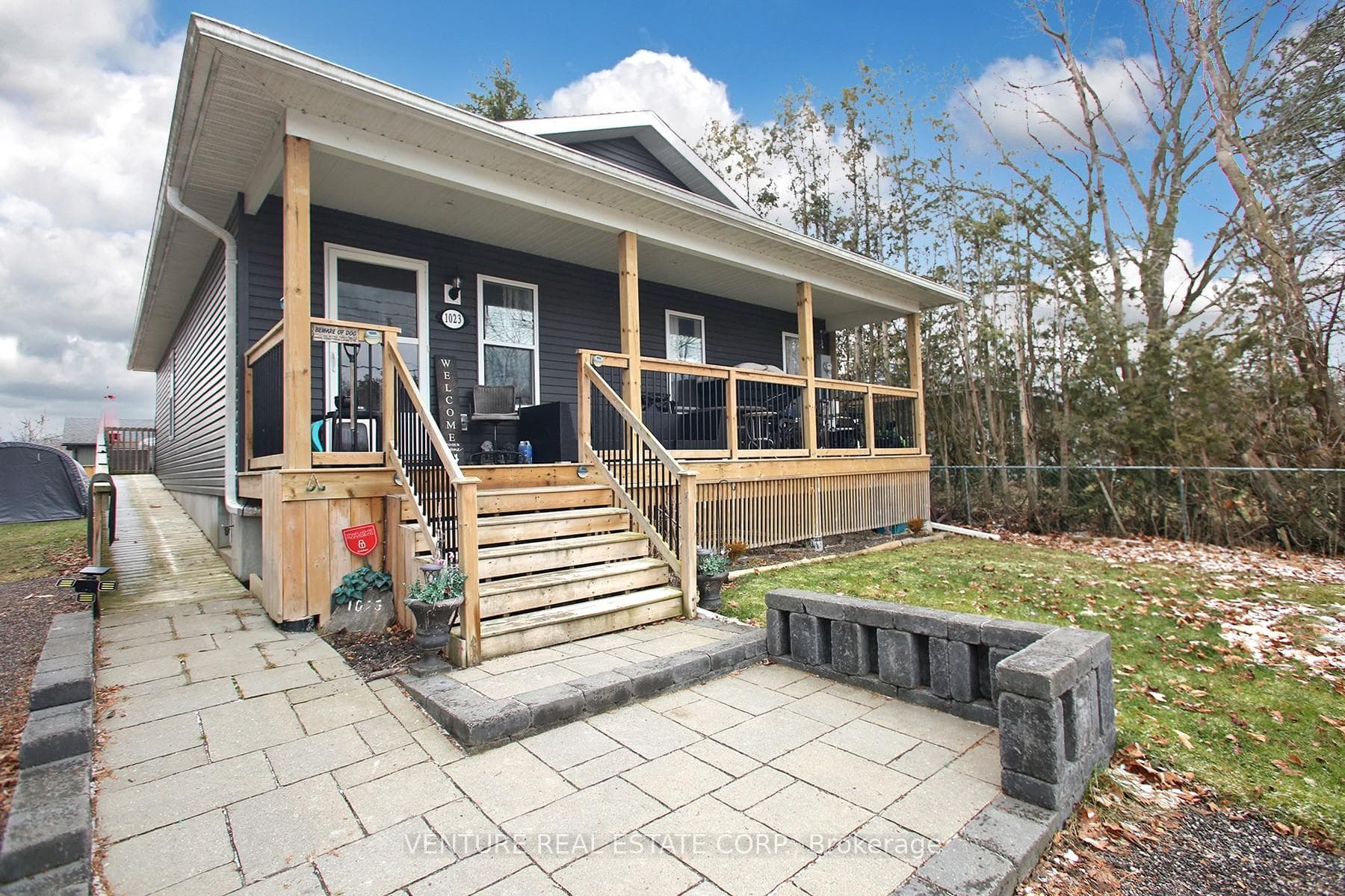 1023 Barton Avenue photo 3