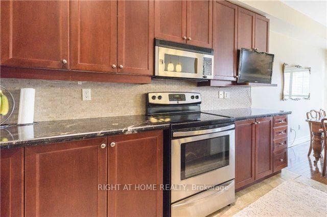 2259 Highcroft Road photo 8