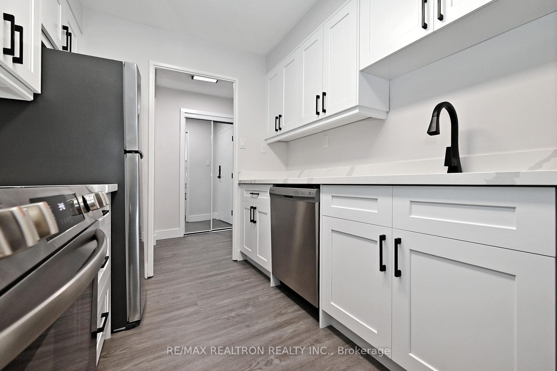 4005 Don Mills Road Unit 322 photo 16