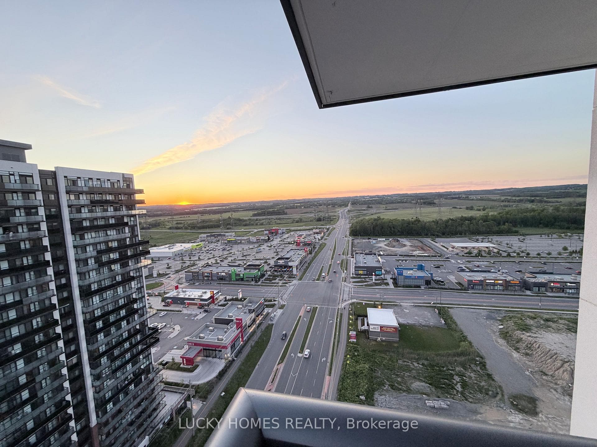 2545 Simcoe Street Unit 2416 photo 20