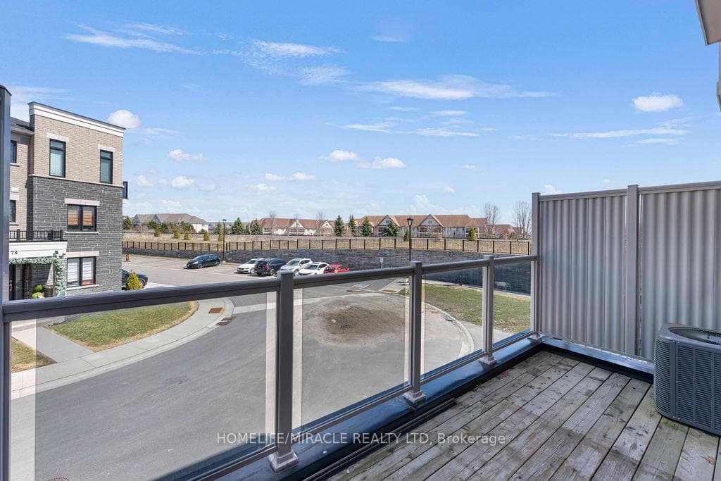 1431 Green Road photo 32