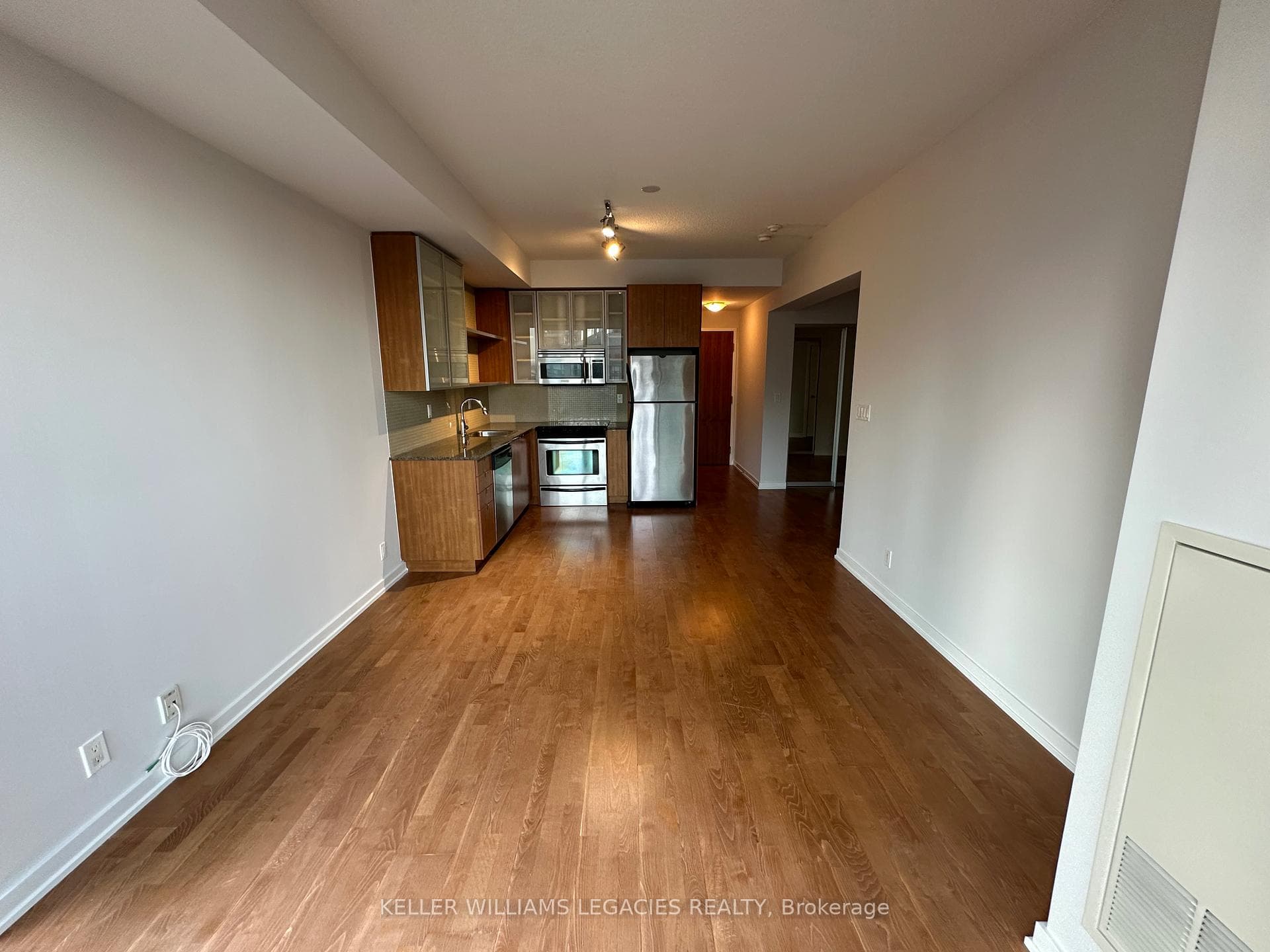 33 Lombard Street Unit 1501 photo 4