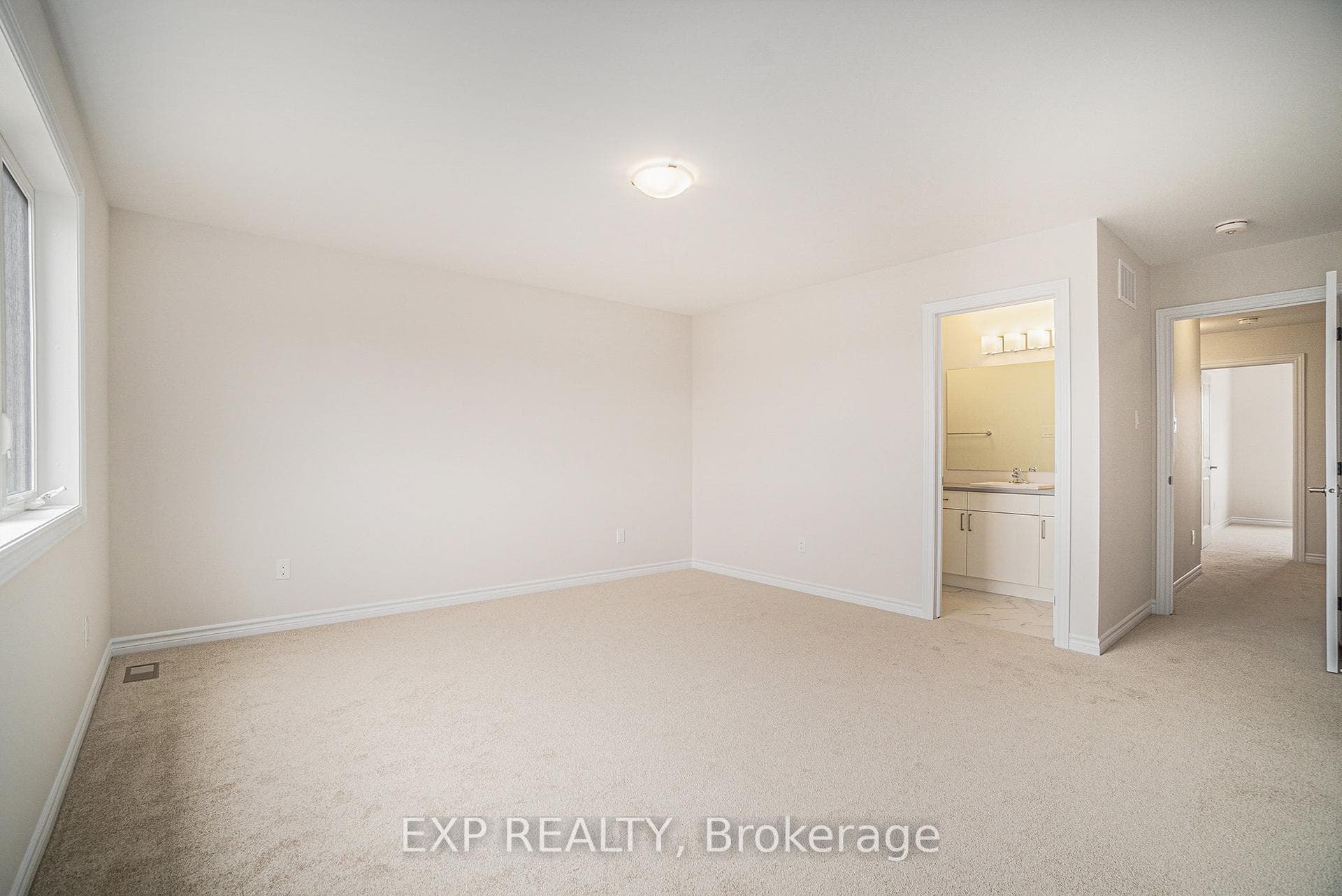 74 Richelieu Street photo 16