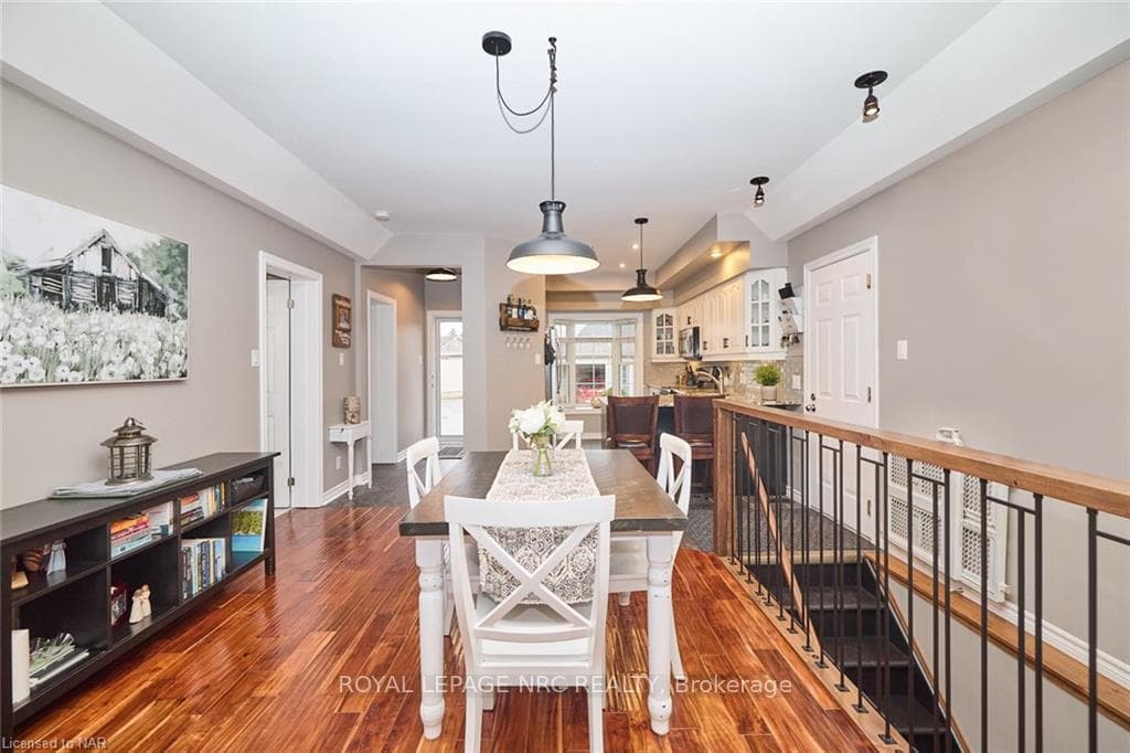 608 SIMCOE Street Unit 13 photo 6