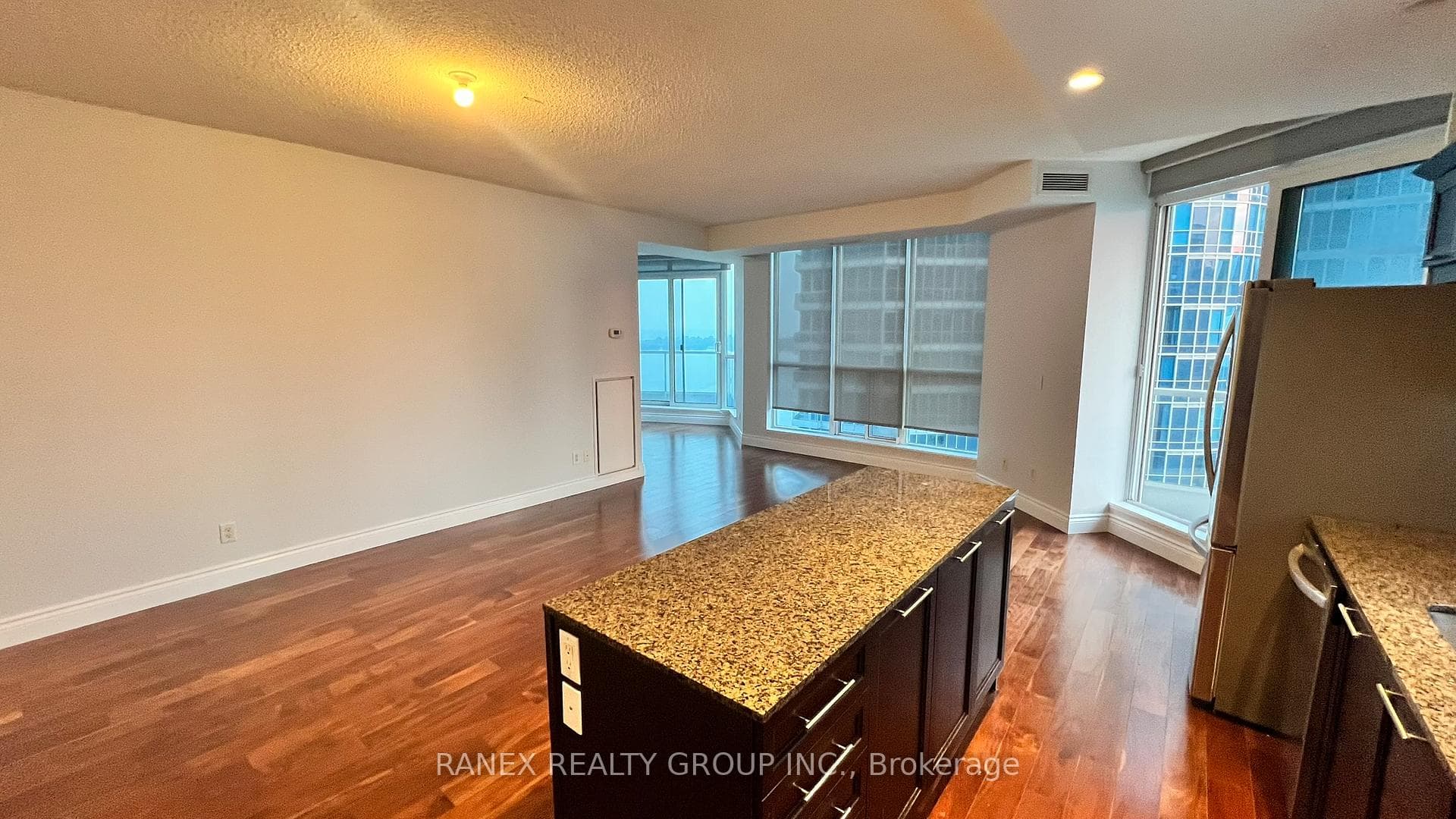 8 York Street Unit 2812 photo 14
