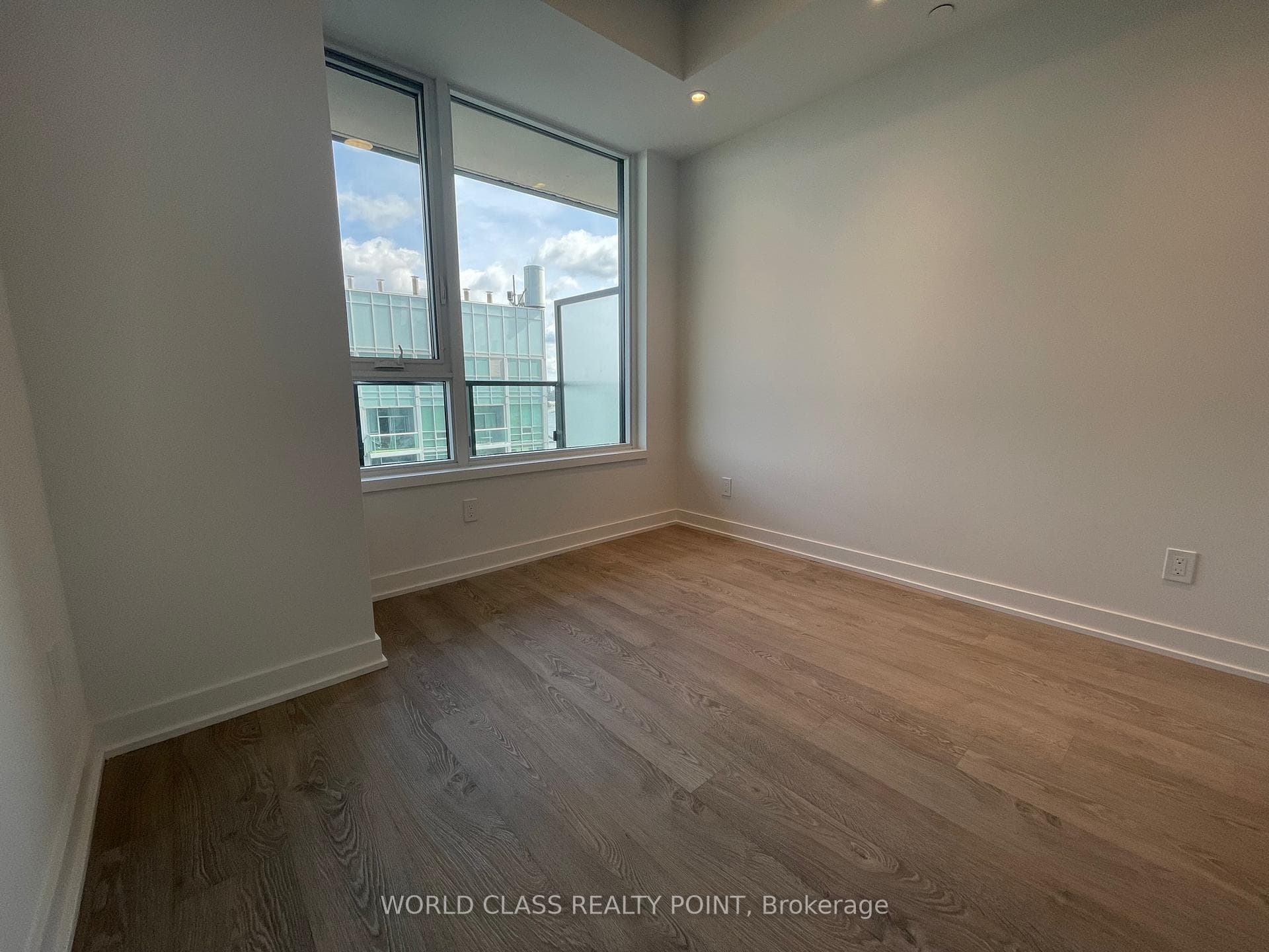 1926 Lake Shore Boulevard Unit 2205 photo 12