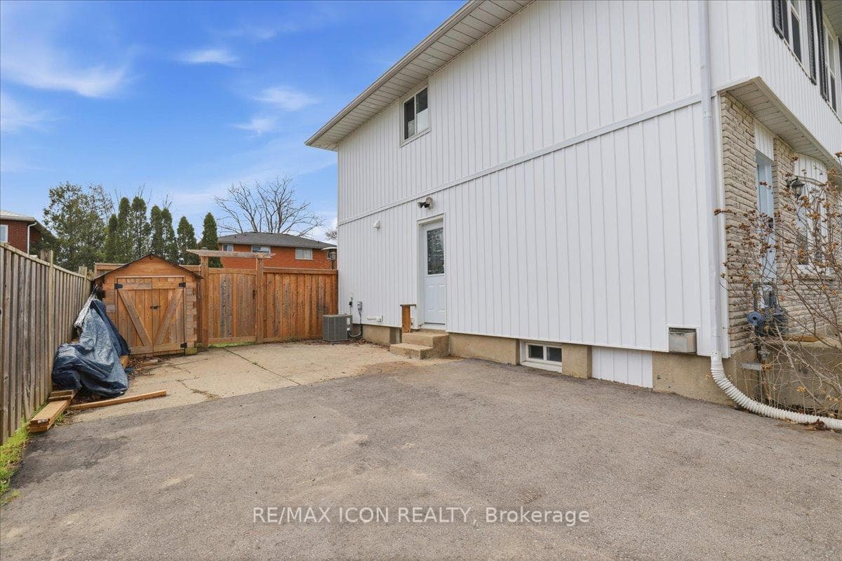 108 Astor Crescent photo 29
