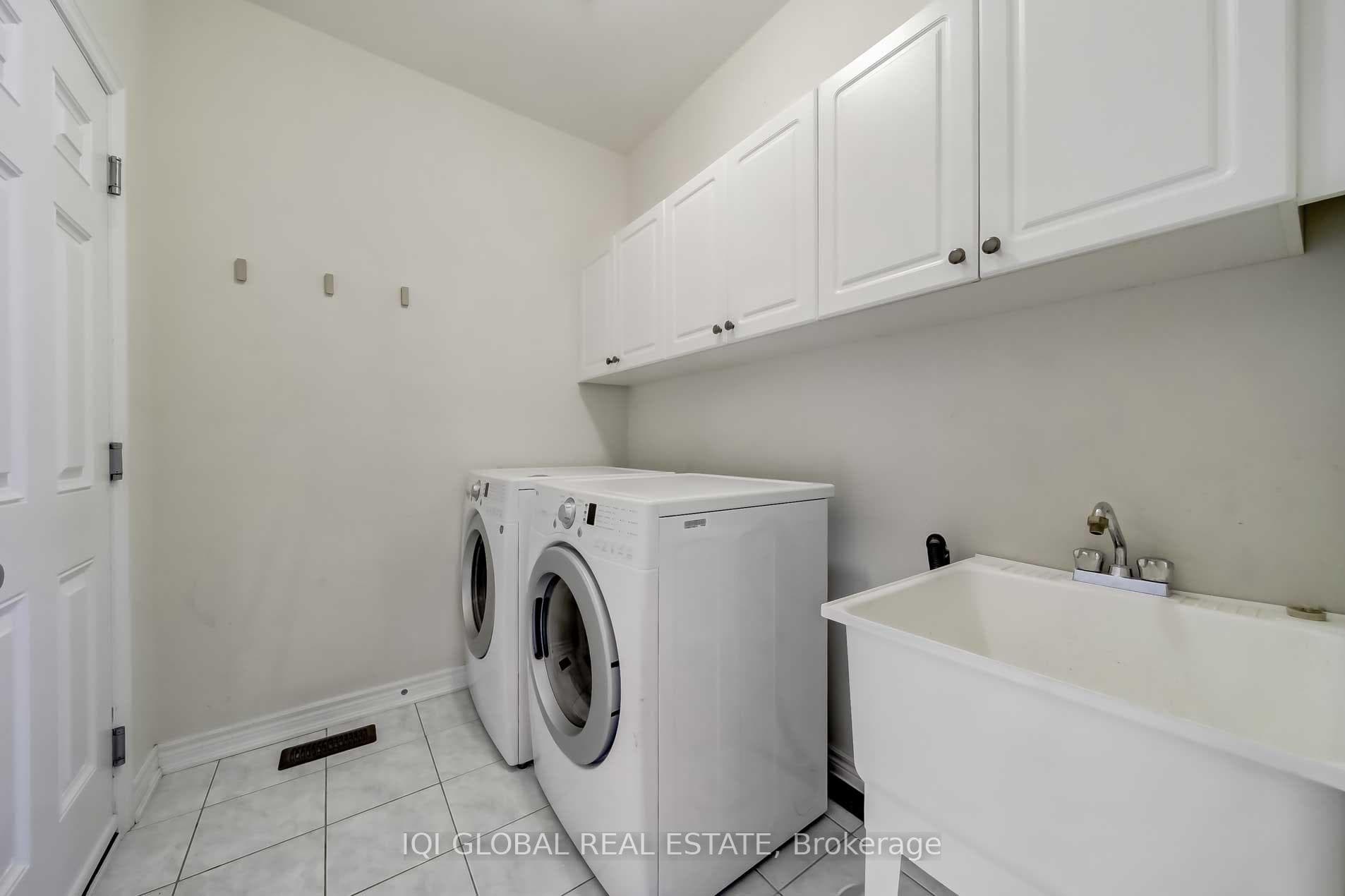 2 Bowkett Drive photo 28