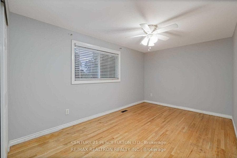 542 Dianne Drive photo 11
