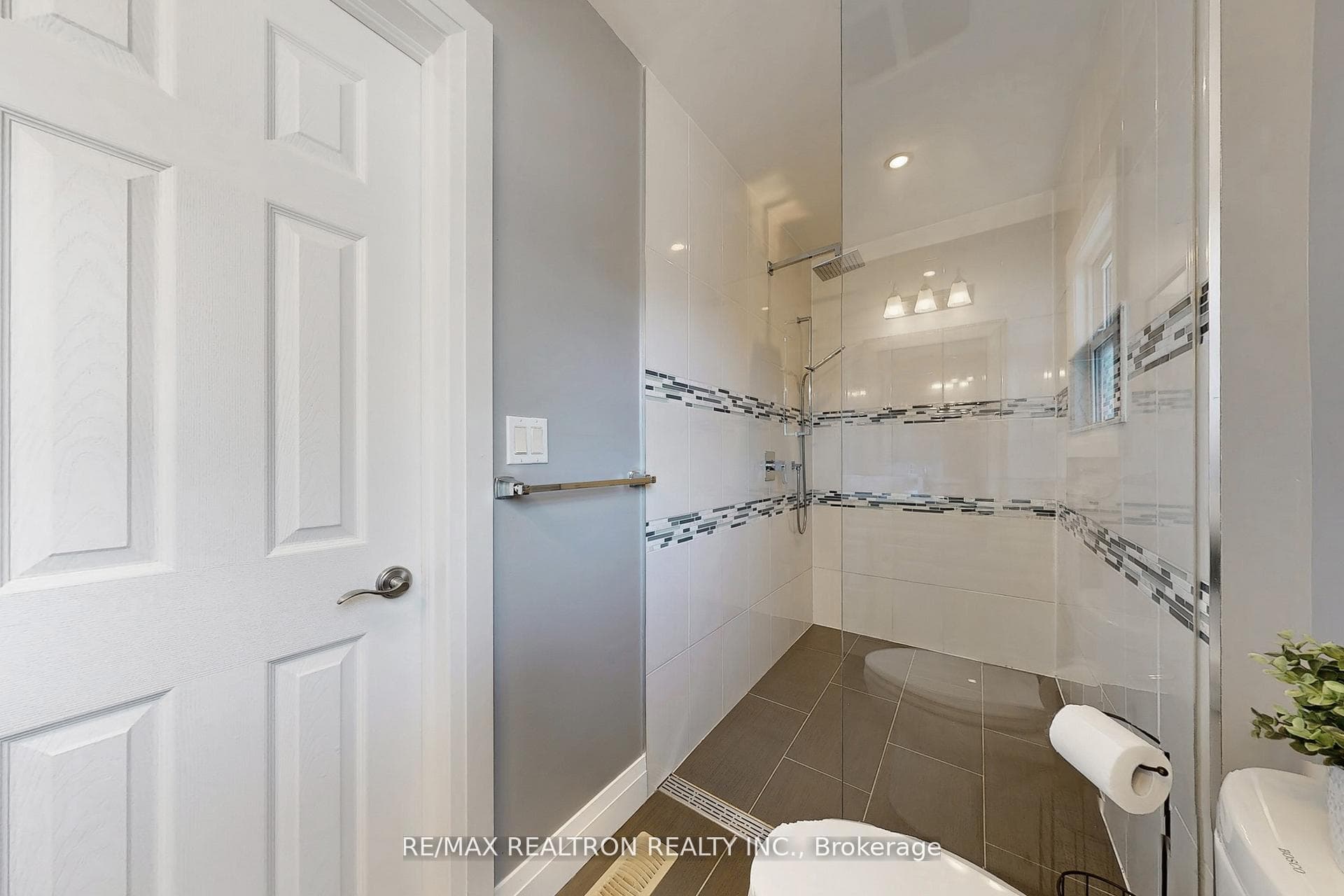 87 Valentine Drive photo 24