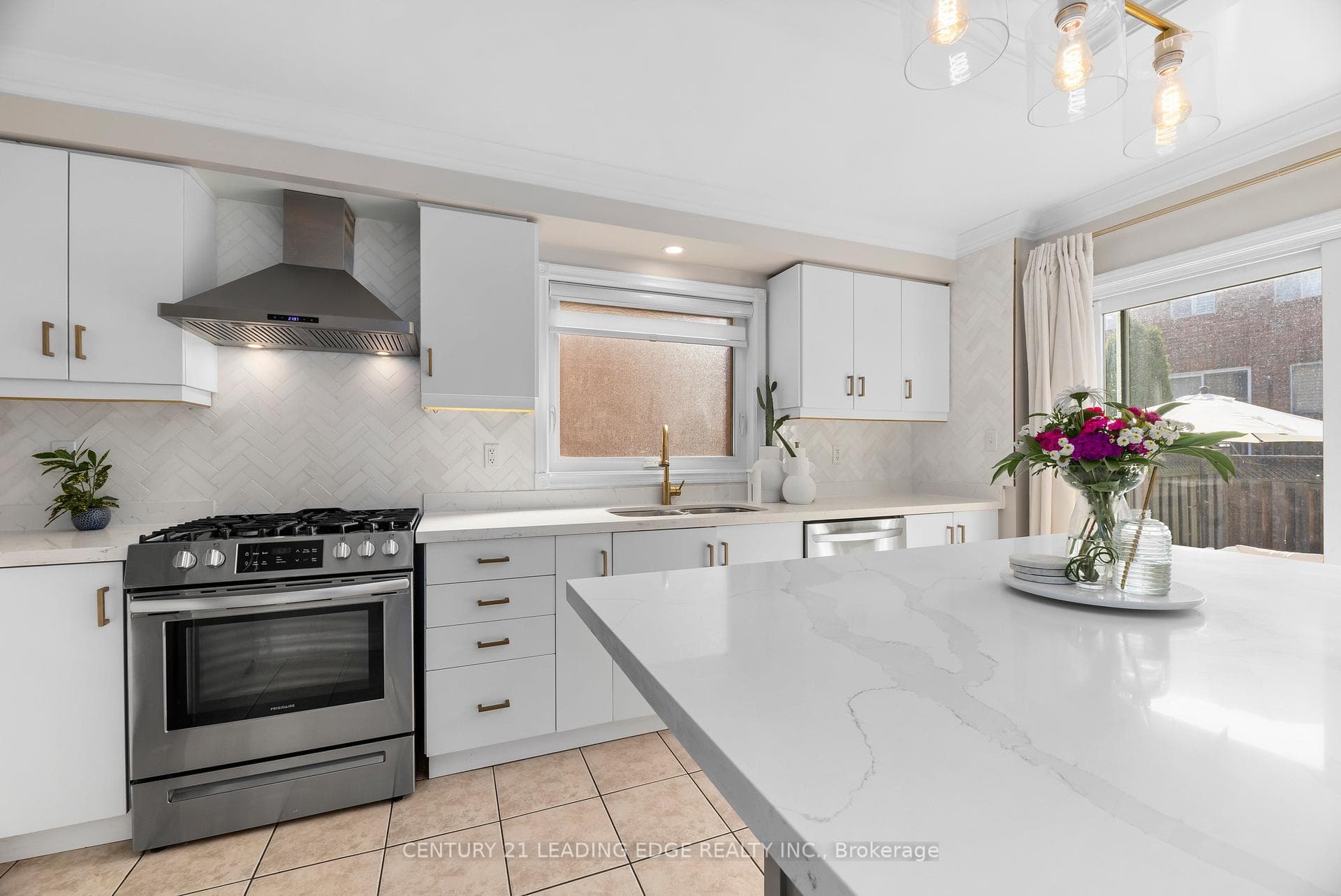 1113 Hepburn Road photo 32