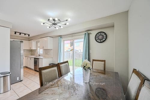 116 Heartleaf Crescent photo 8