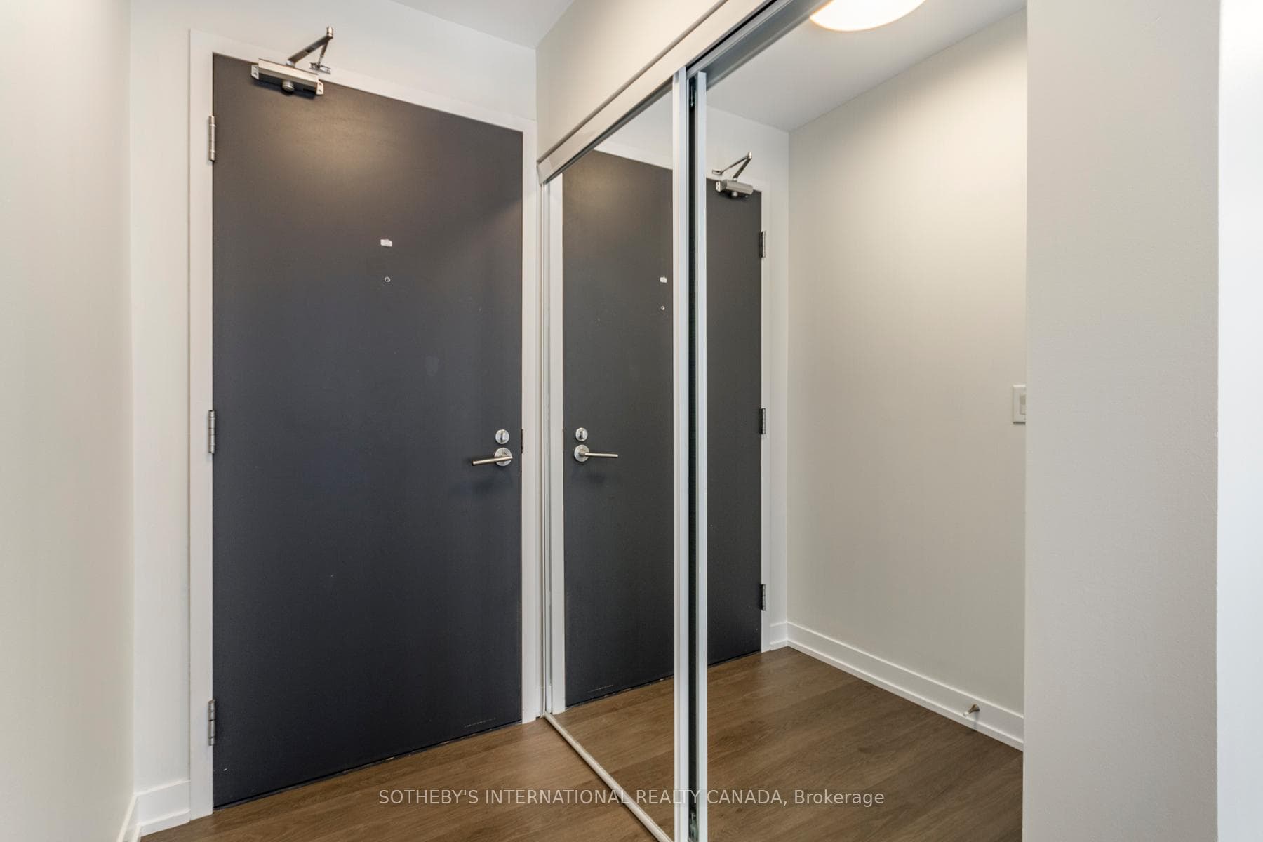 105 George Street Unit 713 photo 4