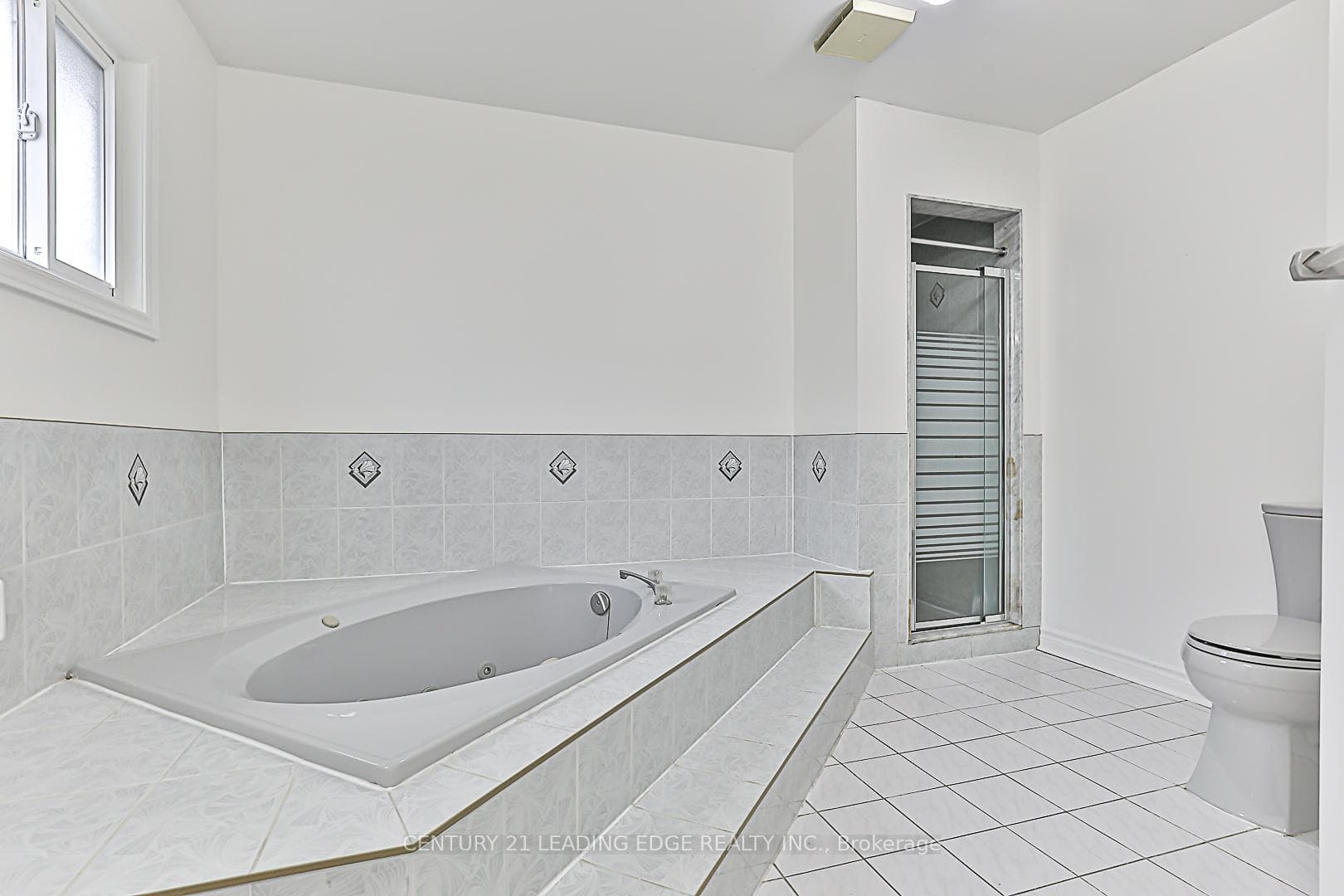 97 SCARBORO Avenue photo 34
