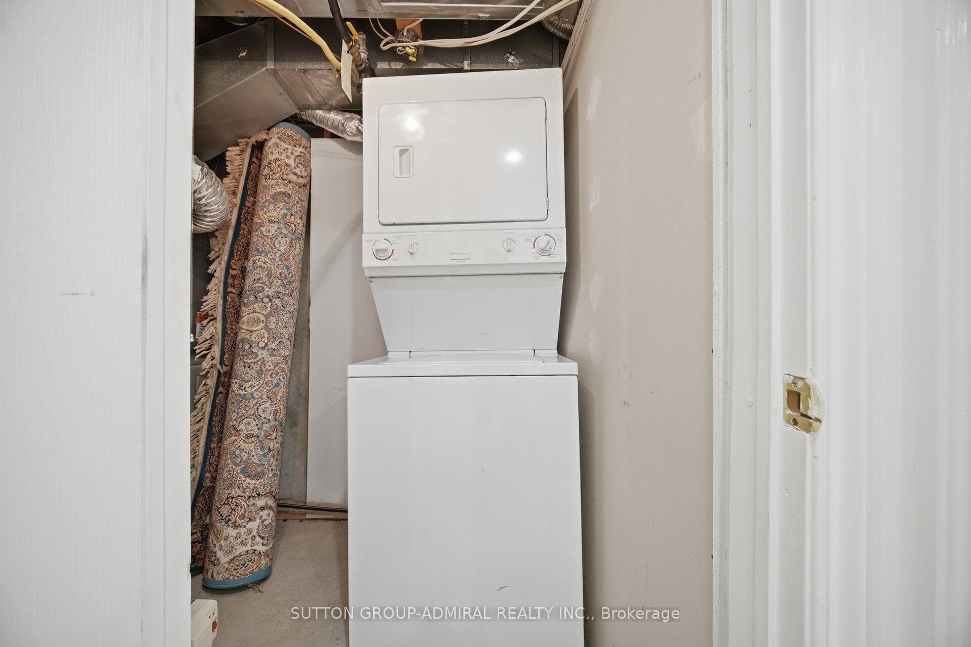 190 Bantry Avenue photo 46