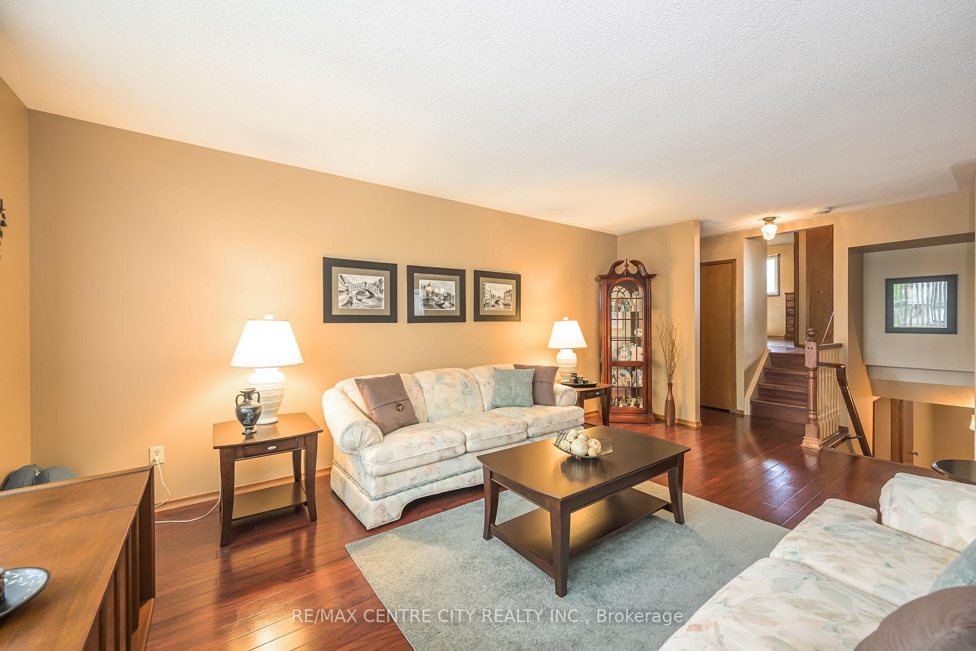 1003 Jalna Boulevard photo 5