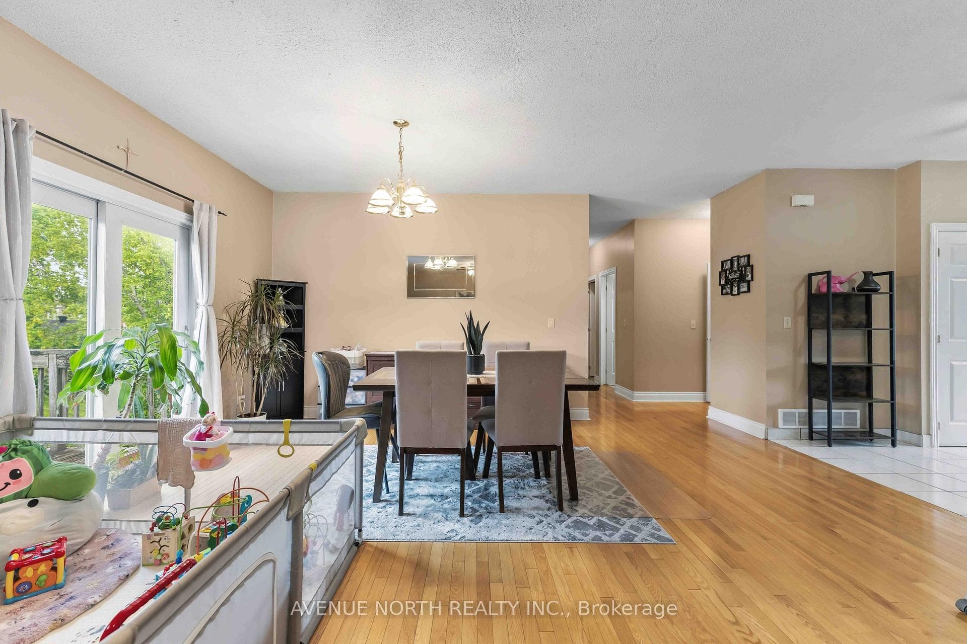 6803 Barsona Place photo 14