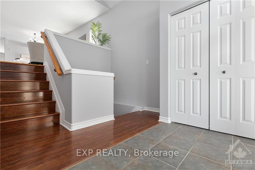 8 LANCELOT Street photo 5