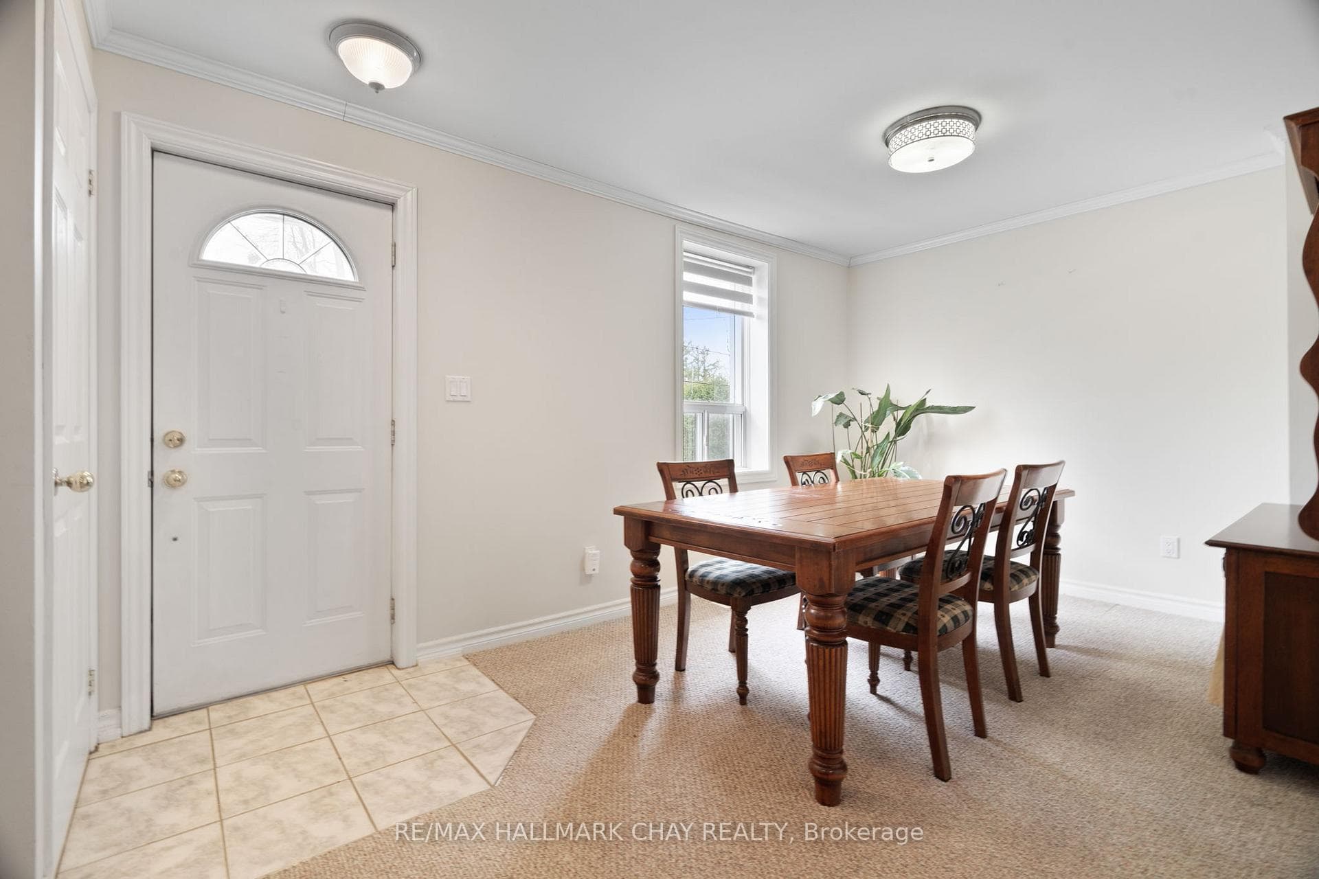 2088 Victoria Street photo 6