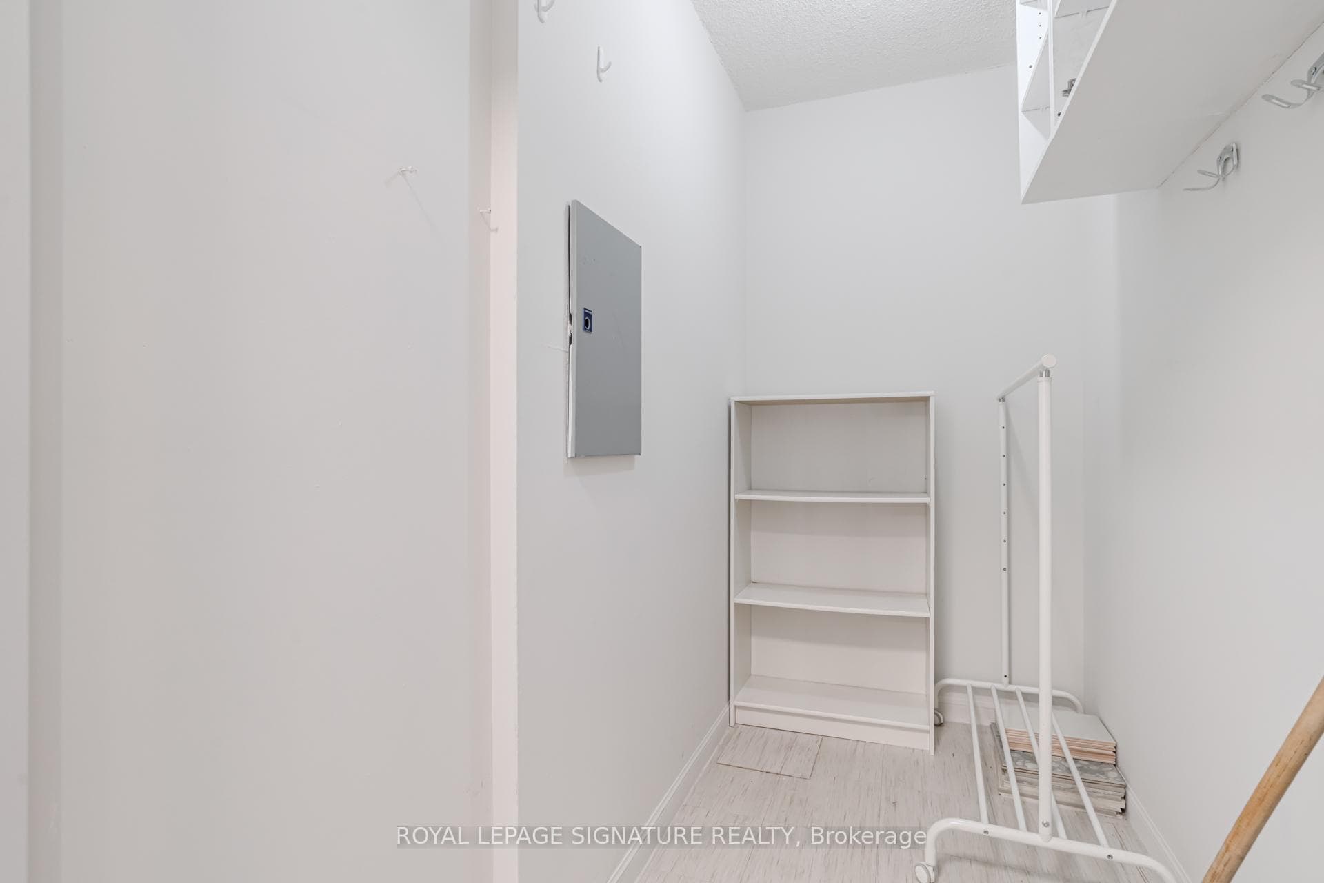 550 Webb Drive Unit 2009 photo 28