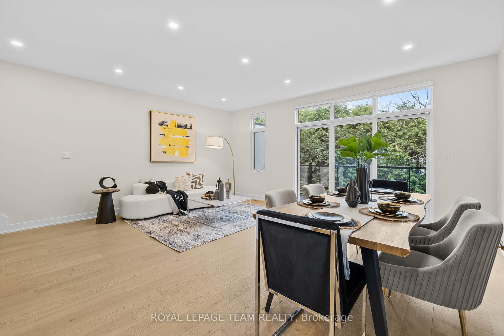 498 Wentworth Avenue photo 12