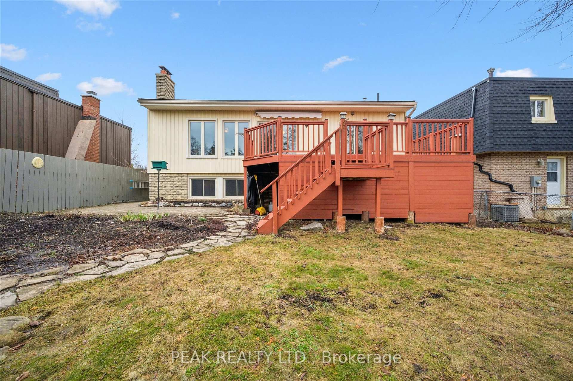 93 Grand River Boulevard photo 37