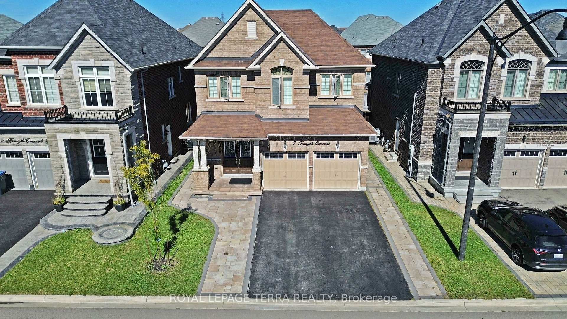 7 Forsyth Crescent photo 1