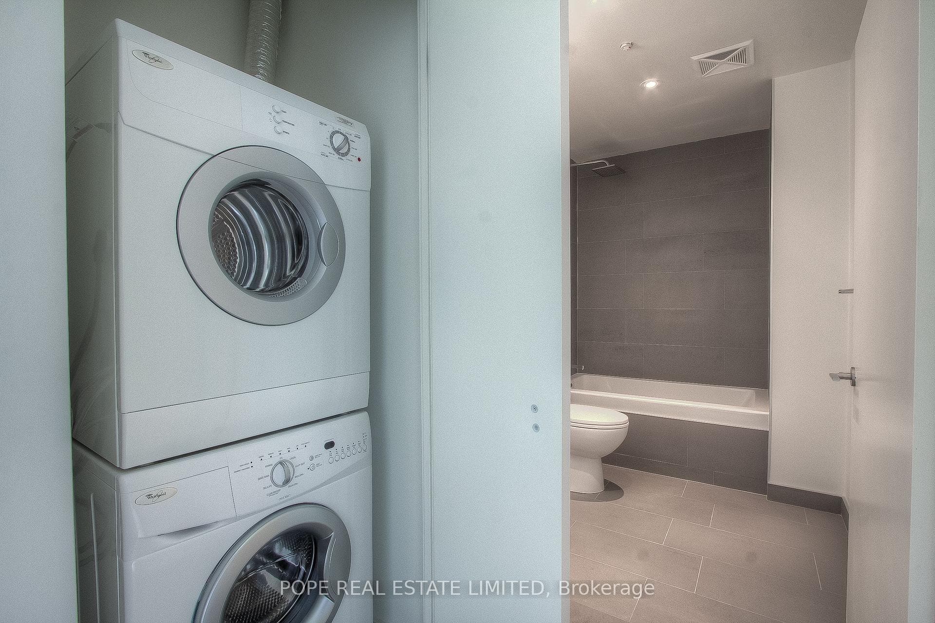 111 Bathurst Street Unit 709 photo 13