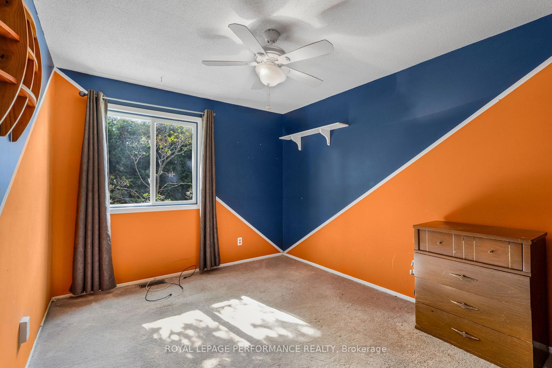 42 Chateau Crescent photo 11