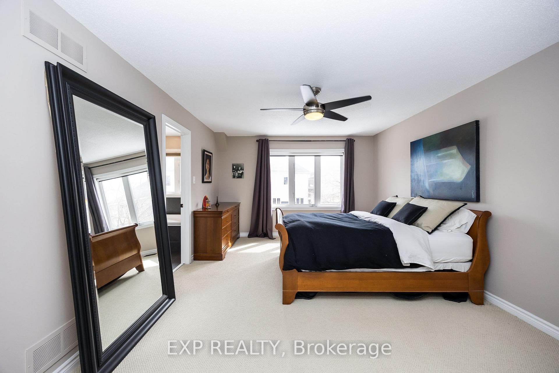 1004 Ottenbrite Crescent photo 18