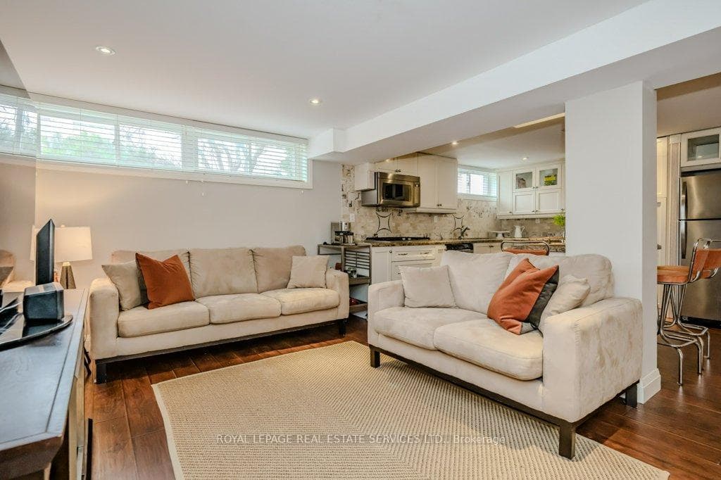 1415 Lewisham Drive photo 29