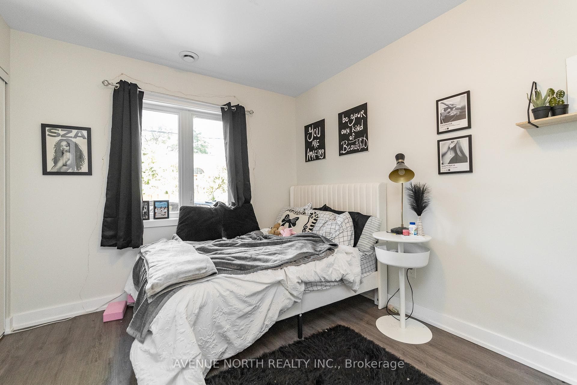 206 Blackburn Avenue photo 19