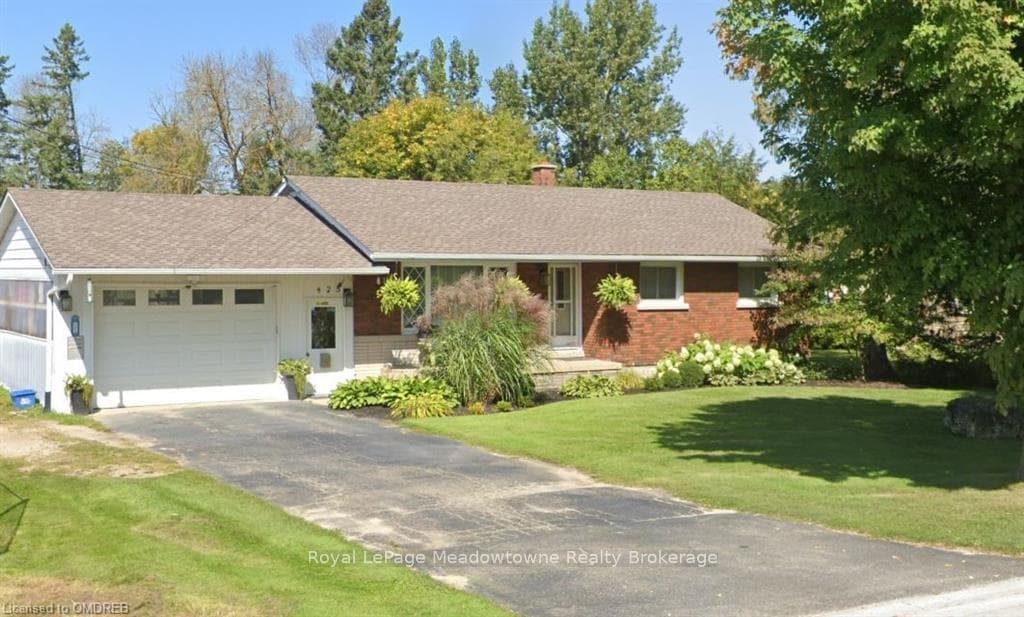 425 WELLINGTON Street photo 1