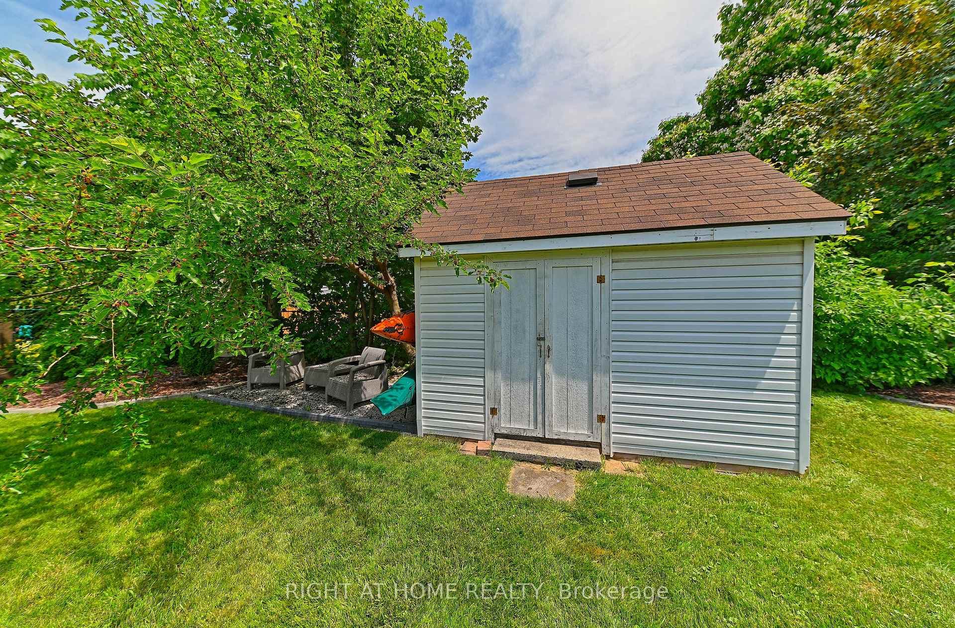 446 Geneva Street photo 42