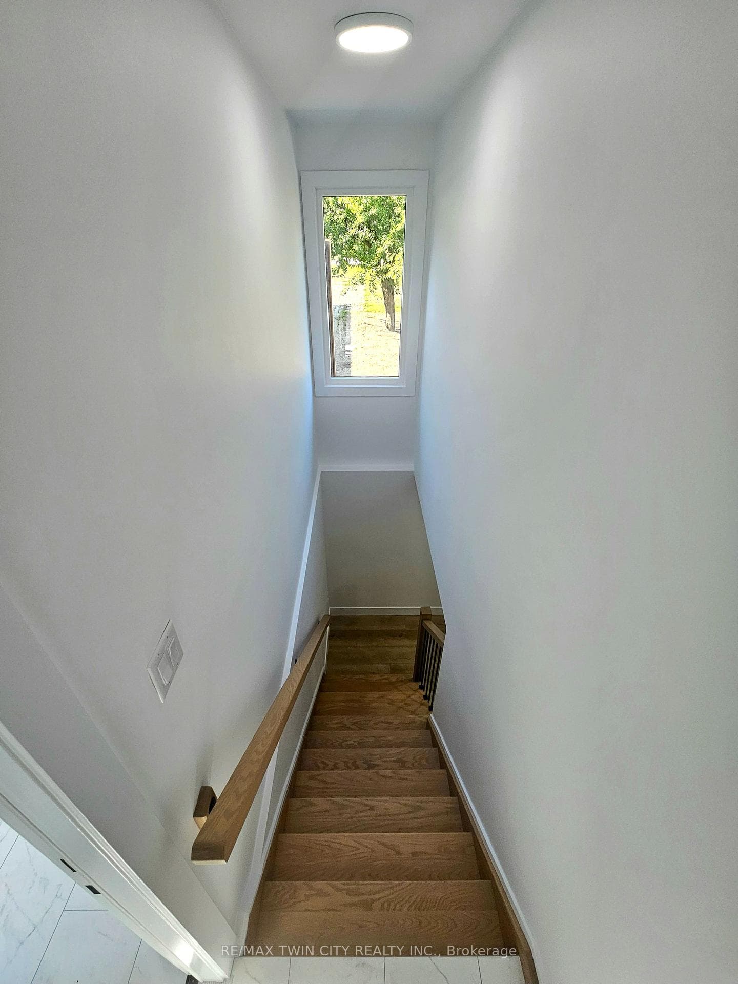 6 Leslie Avenue Unit LOWER photo 3