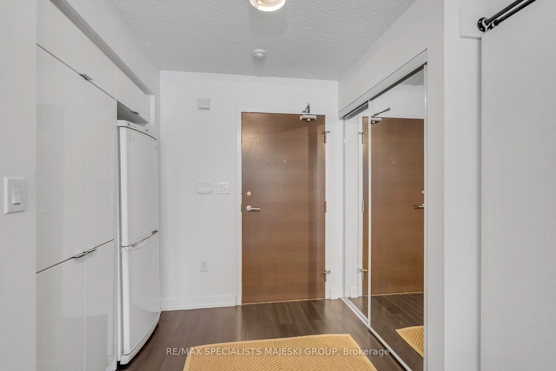 21 Iceboat Terrace Unit 1705 photo 2
