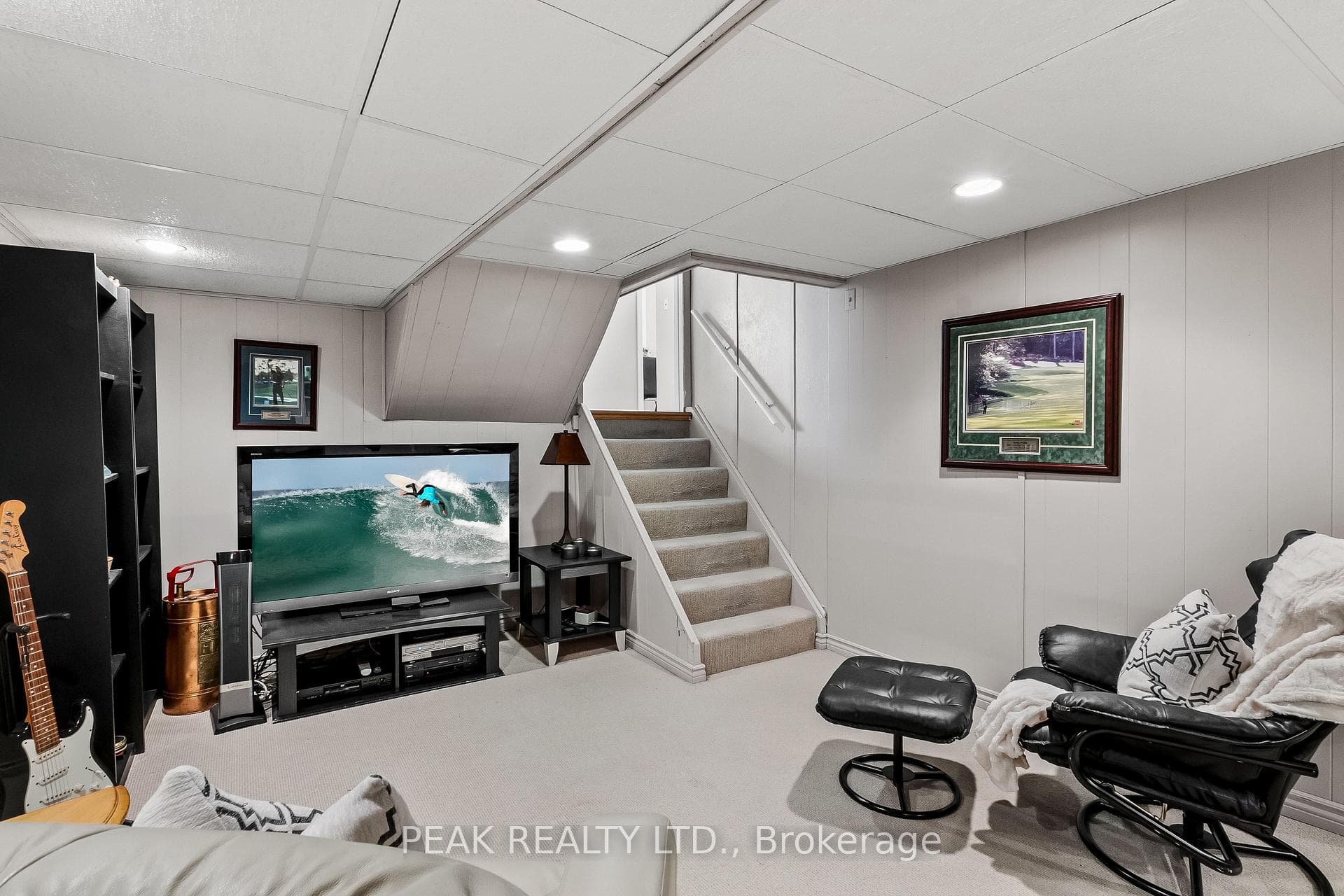 748 Adelaide Avenue photo 34